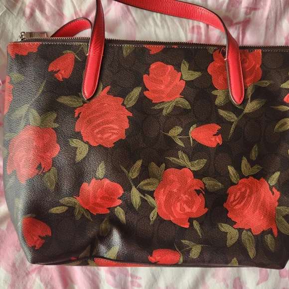 Coach Red Floral Women's Bag - Picture 3 of 4